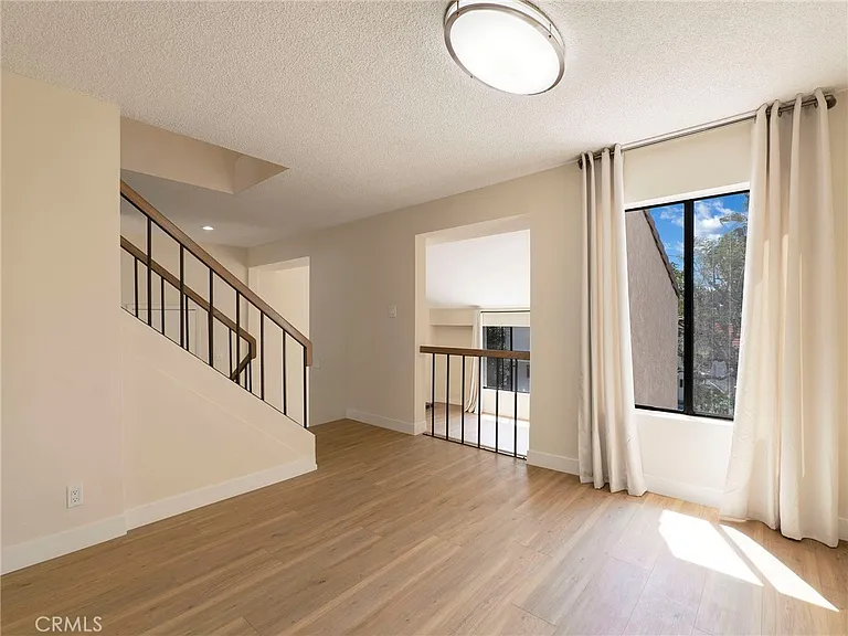 5214 Calatrana Dr — Photo 9
