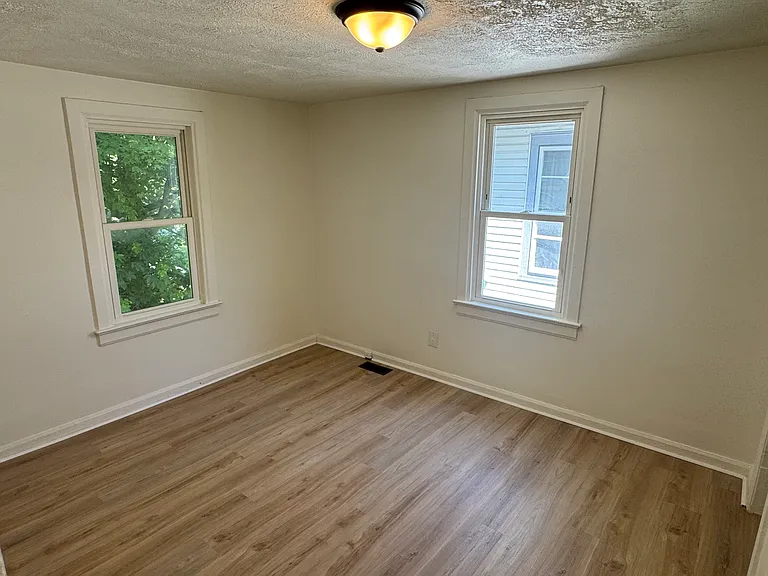 218 E Euclid Ave — Photo 15