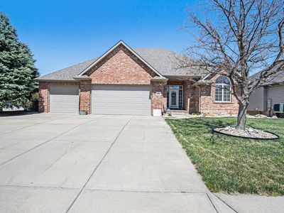 480 Coronado Cir, Carter Lake, IA, 51510