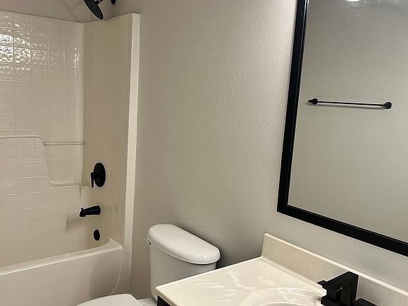 4th image of 8218 Halls Hammock Ct