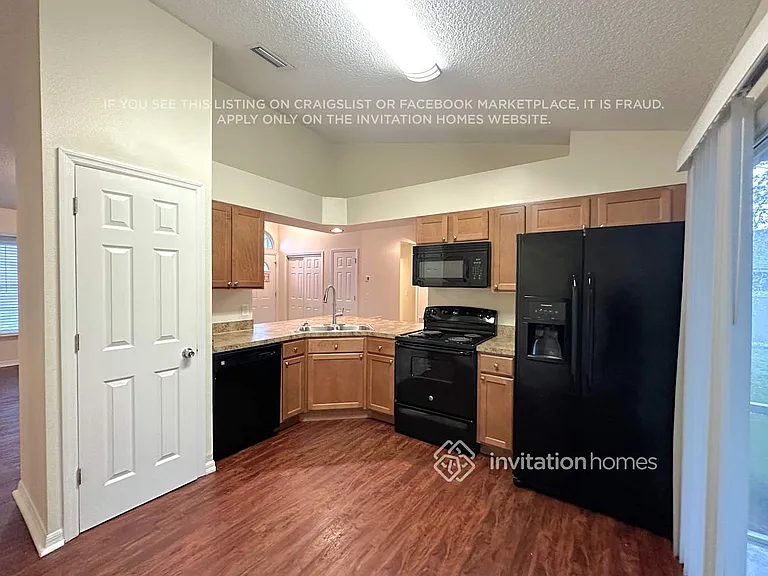 1771 Meredith Ave — Photo 4