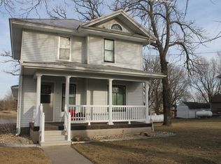 110 S Main St, Dundee, IA 52038