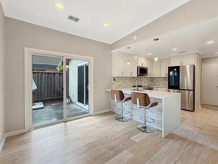 Breakfast Bar To Kitchen