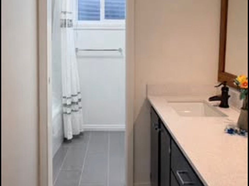2nd image of 3058 Comanche Ln
