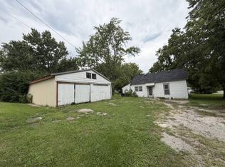 619 N Cedar St, Cameron, MO 64429