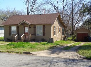 1322 W Day St, Denison, TX 75020