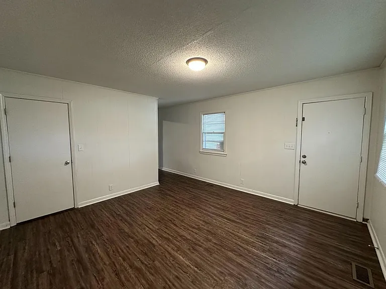 1901 S New Hope Rd — Photo 14