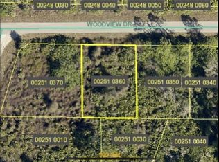 577 Woodview Dr, Lehigh Acres, FL 33972