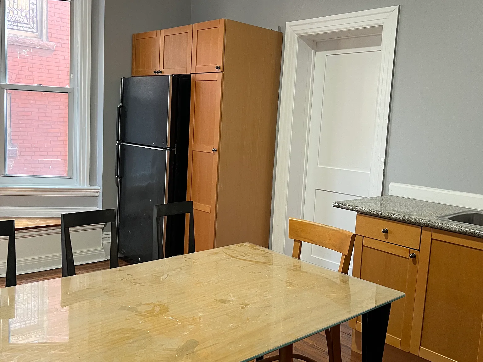 3 bed, 1200 sqft, $700 — Photo 3