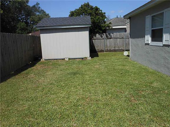 3rd image of 872 Newman Ave