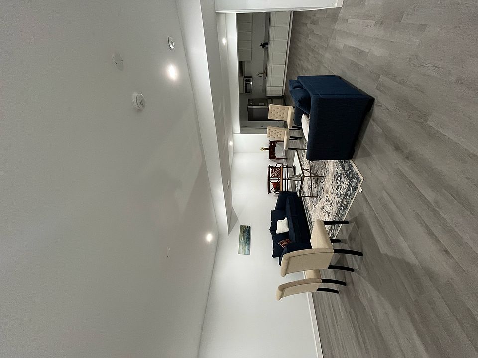 1st image of 9547 Evergreen Cir