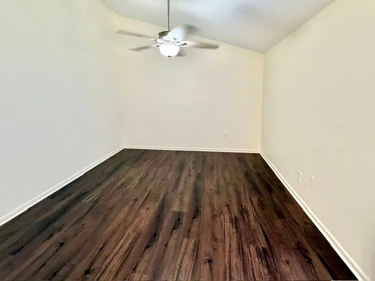 5673 Longacre Ave — Photo 9