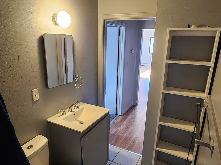 1304 W 5th Ave #12 — Photo 8