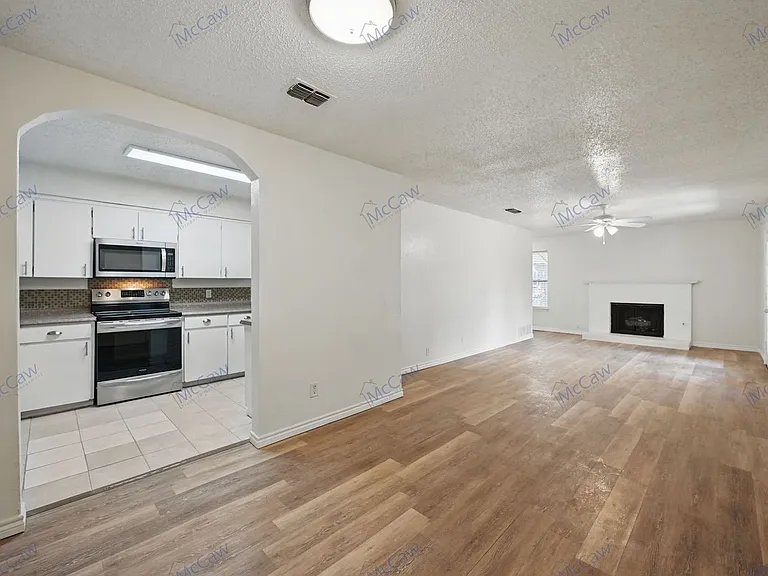4302 Segura Ct N — Photo 6