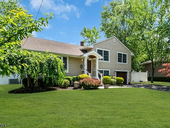 3rd image of 10 Deborah Way