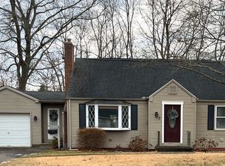 7 Wildwood Rd, Cromwell, CT 06416