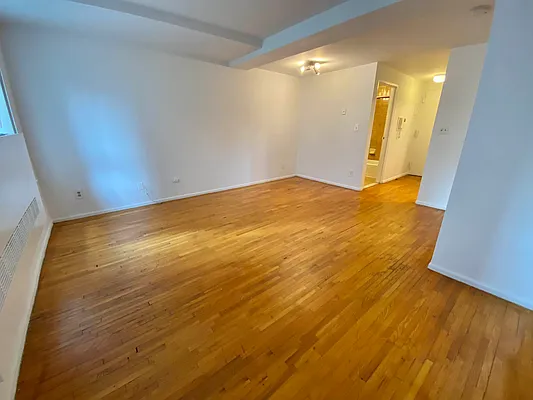 Rented by J PRESTON AND ASSOCIATES INC | media 14