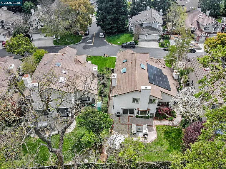 668 Sun Tree Ct — Photo 70