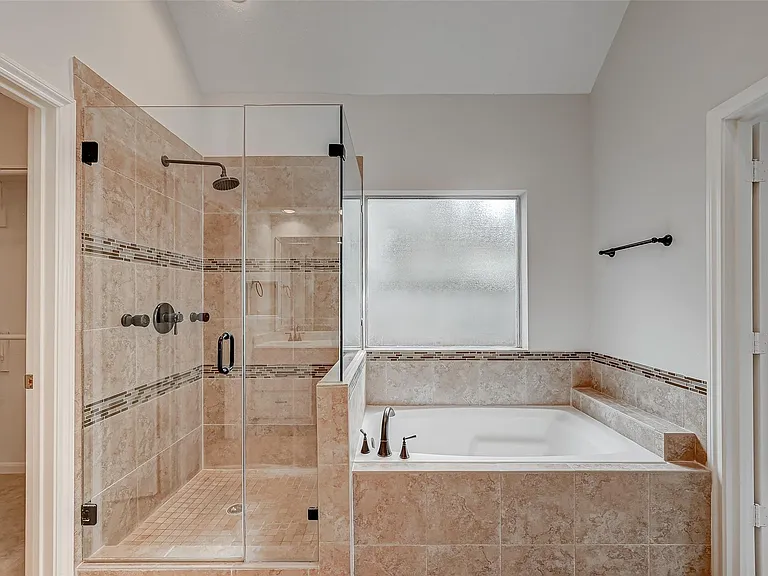 4126 Surreydon Dr — Photo 19