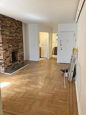 3rd image of 166 E 82nd St APT 3B