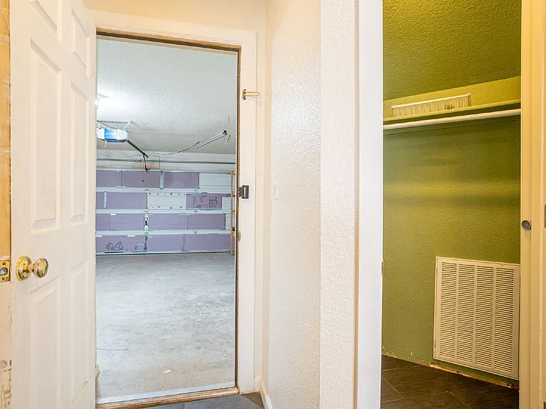 7041 Falling Leaf Cir — Photo 26