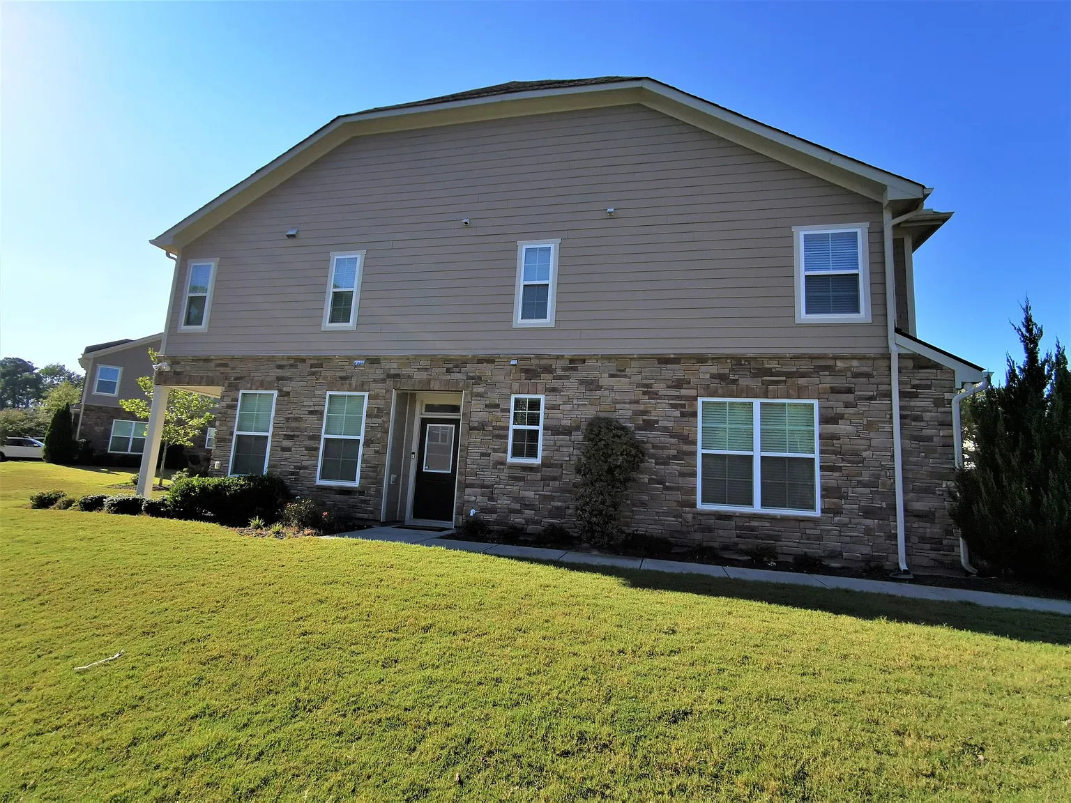 760 McRae Rd — Photo 2