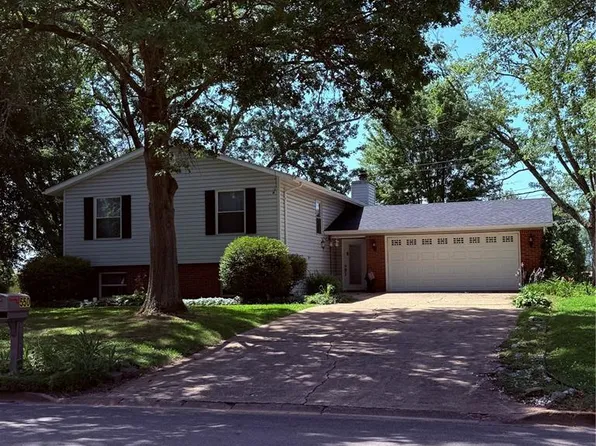 550 Oak St, Farmington, MO 63640