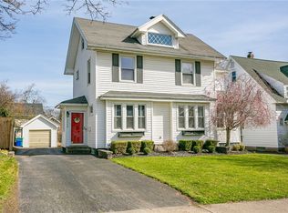 222 Hurstbourne Rd, Rochester, NY 14609