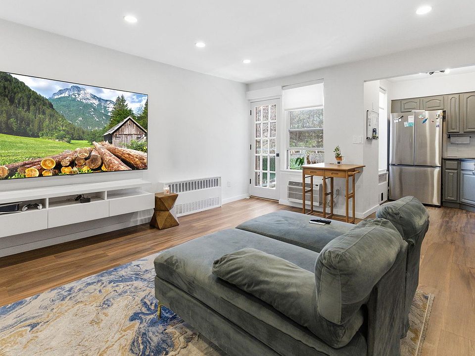 1st image of 250 N Broadway #5B