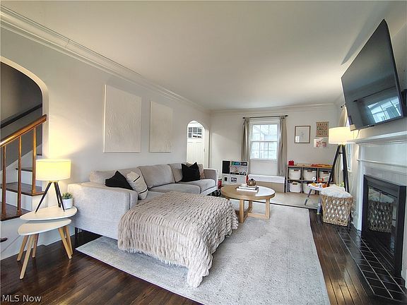 3rd image of 431 Orlando Ave