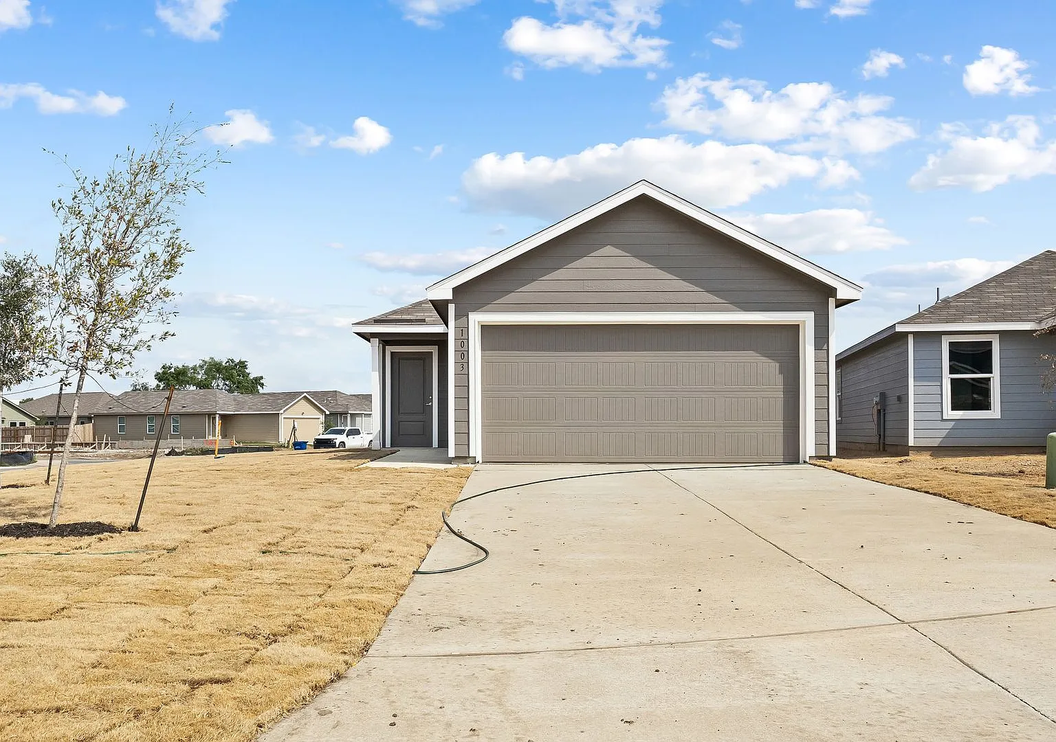 3 Bedroom 2 Bathrooms located in Mission Del Lago Subdivision ** Move-in deal** — Photo 3