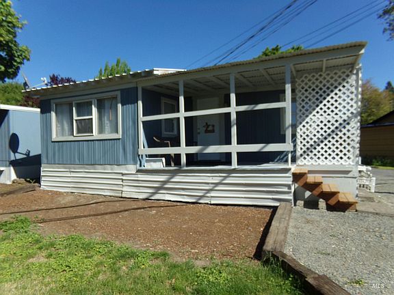 2nd image of 3431 8th St Trailer A