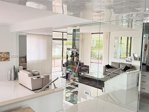 4th image of 19707 Turnberry Way #Townhouse Cu-6
