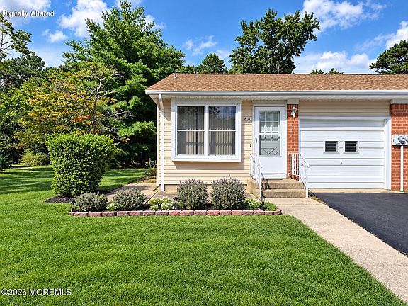 3rd image of 8 Potomac Lane Lane #A