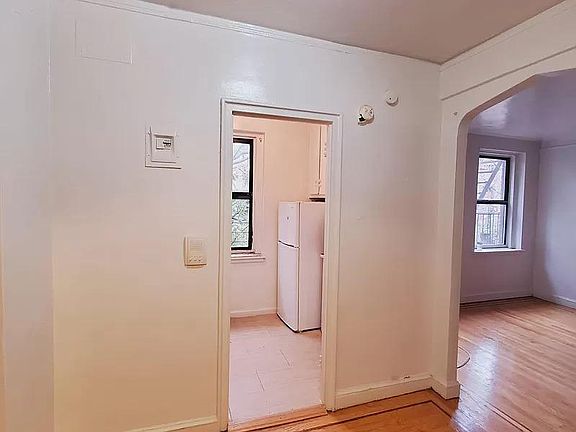 4th image of 2191 Creston Ave APT 4A
