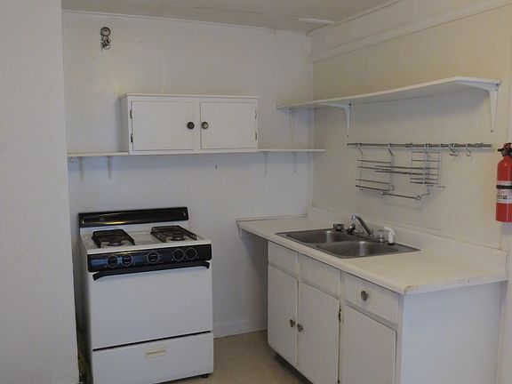 2nd image of 606 E Fremont St APT 1