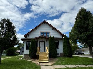 229 9th St, Aplington, IA 50604