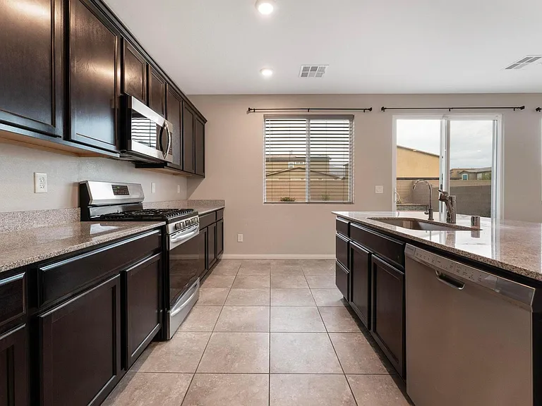 4320 Stardusk Falls Ave — Photo 14