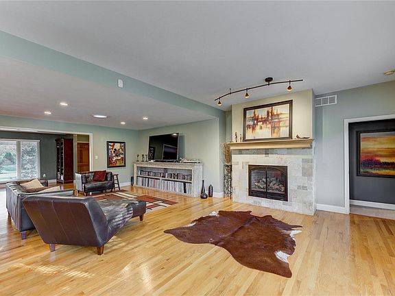 5th image of 103 Graeser Acres