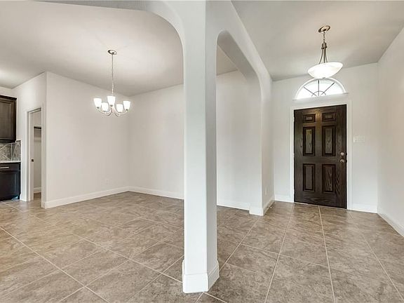 4th image of 3016 Saddle Creek Dr