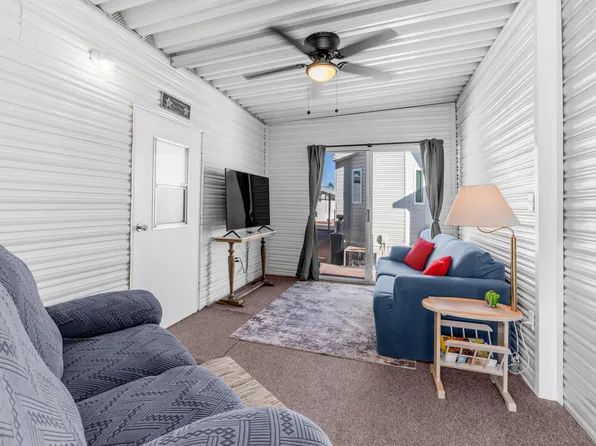 181 MINESHAFT Drive, Apache Junction, AZ 85119