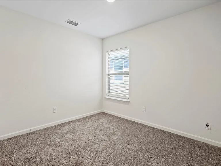 8204 Buck Mountain Pass — Photo 12