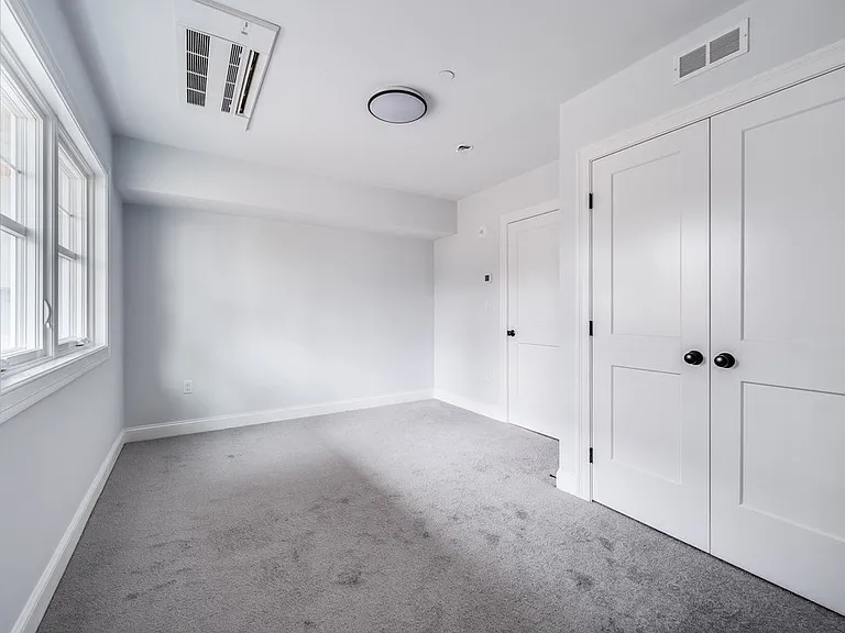 451 Essex St #2 — Photo 17