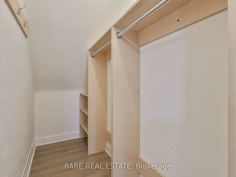 2367 1/2 Queen St E #B — Photo 18