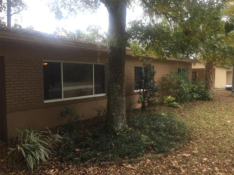 3423 NW 1st Ct — Photo 2