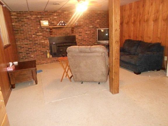 5th image of 203 Red Oak Dr