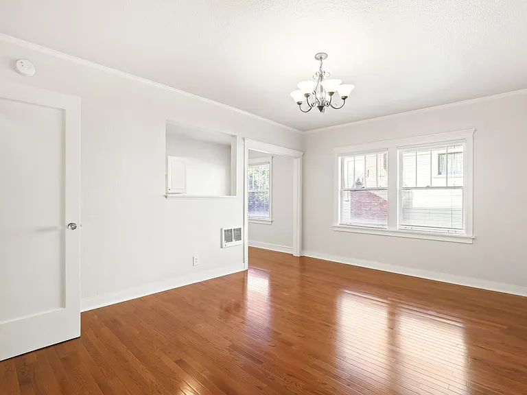 Amber Court Apartments — Photo 5