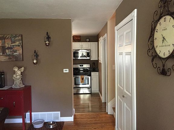 4th image of 56757 Driftwood Dr