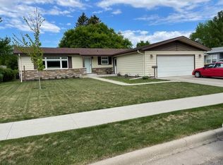 305 17th Ave NE, Jamestown, ND 58401