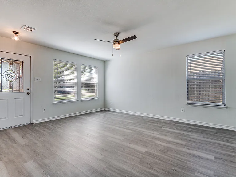 312 Stanford Dr — Photo 18
